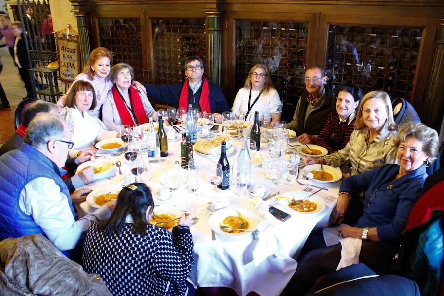 Fotos: Comida y visita de los capitas a La Alberca