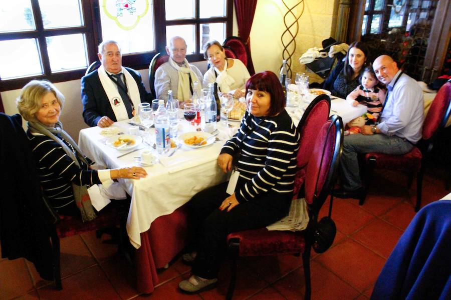 Fotos: Comida y visita de los capitas a La Alberca