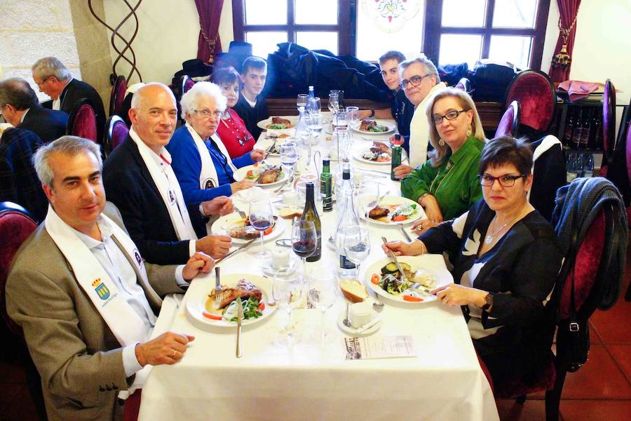 Fotos: Comida y visita de los capitas a La Alberca