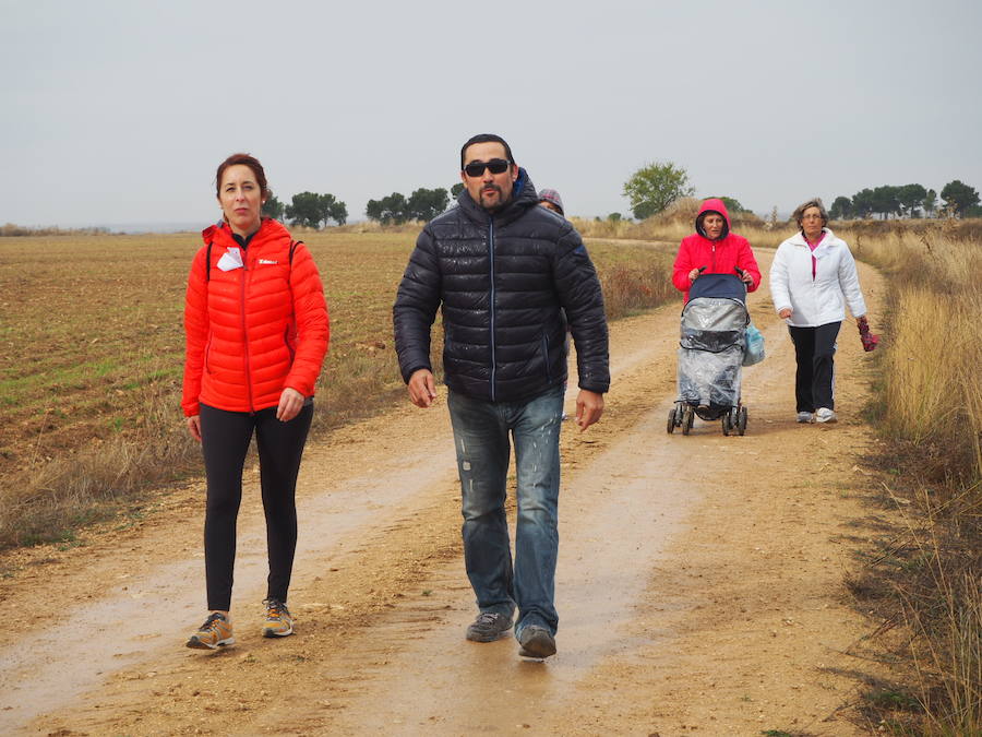 Fotos: Marcha solidaria en Villasexmir para apoyar a la pequeña Julia