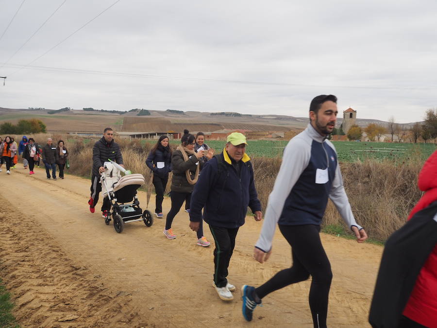 Fotos: Marcha solidaria en Villasexmir para apoyar a la pequeña Julia