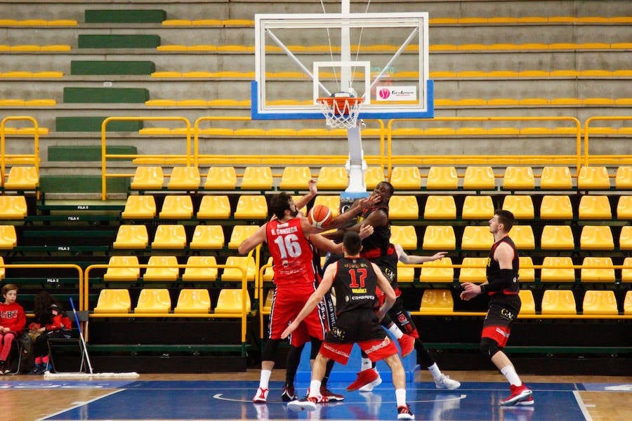Fotos: CB Tormes-Basket Navarra