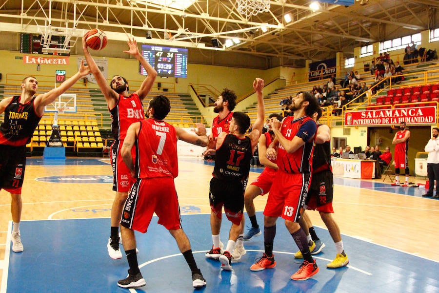 Fotos: CB Tormes-Basket Navarra