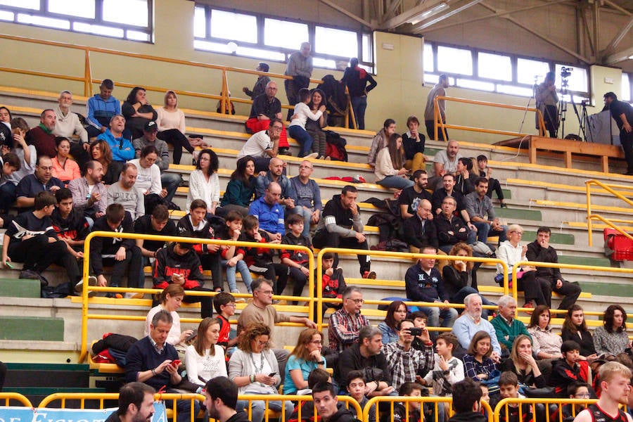 Fotos: CB Tormes-Basket Navarra