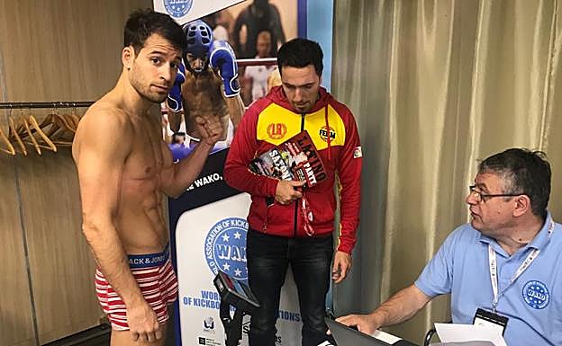 Manuel García Sánchez, durante el peso. 