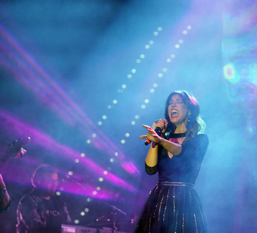 Fotos: Merche canta en Palencia contra la violencia de género