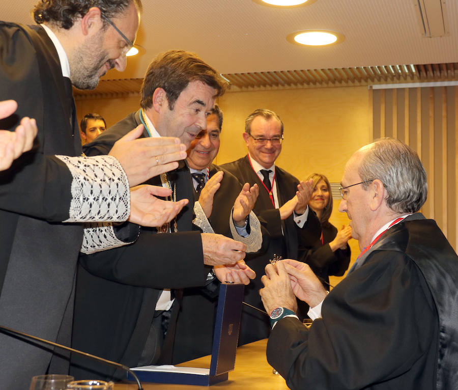 Ha recibido la Orden de San Raimundo