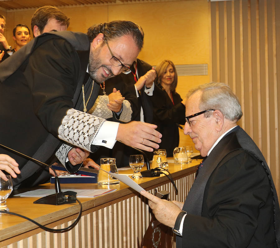 Ha recibido la Orden de San Raimundo