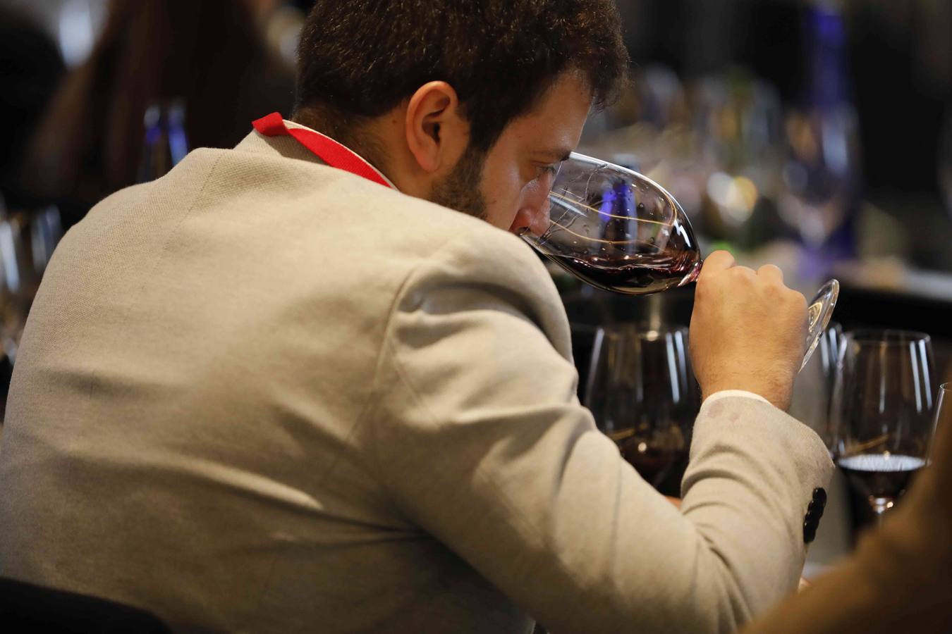 300 profesionales del sector del vino van a tener la oportunidad de probar en exclusividad 43 vinos de la Ribera del Duero que en breve saldrán al mercado