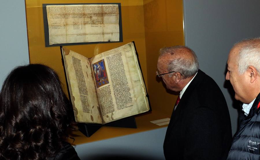 El Archivo Municipal recorre a través de 27 piezas los hitos históricos del conde con el propósito de hacer más conocida su biografía y el contexto político, social y religioso en el que se desenvolvió. 