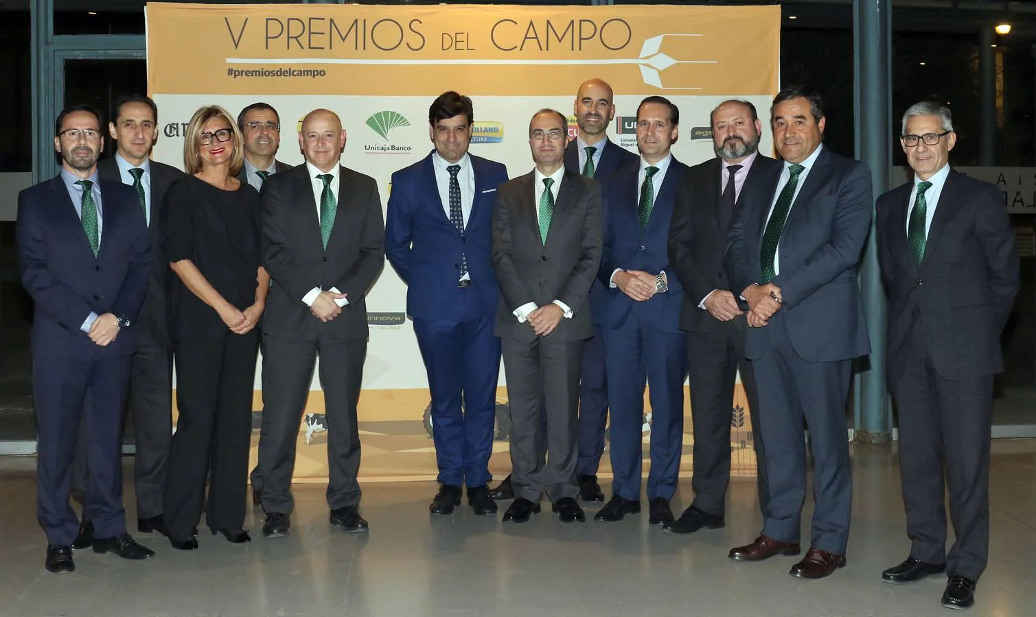 De Unicaja Banco, patrocinador de los V Premios del Campo, asistieron los directivos Alberto López, Ángel del Pozo, María José Rivera, José Luis Seco, Fernando Ríos (Relaciones Institucionales), Manuel Rubio (Director Territorial), Francisco Vilches, Jorge Villoria, Ricardo Cifuentes, Domingo Alonso, Juan Pedro Ceballo, Jesús Domínguez.