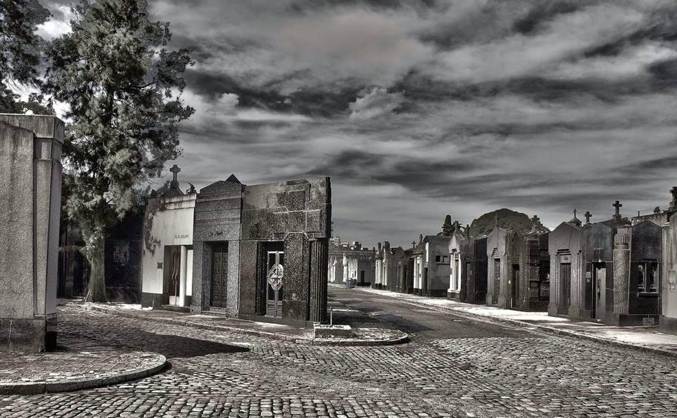 Cementerio de la Chacarita (Buenos Aires), donde descansan los restos mortales de Miguel de Molina y Celia Gámez. 