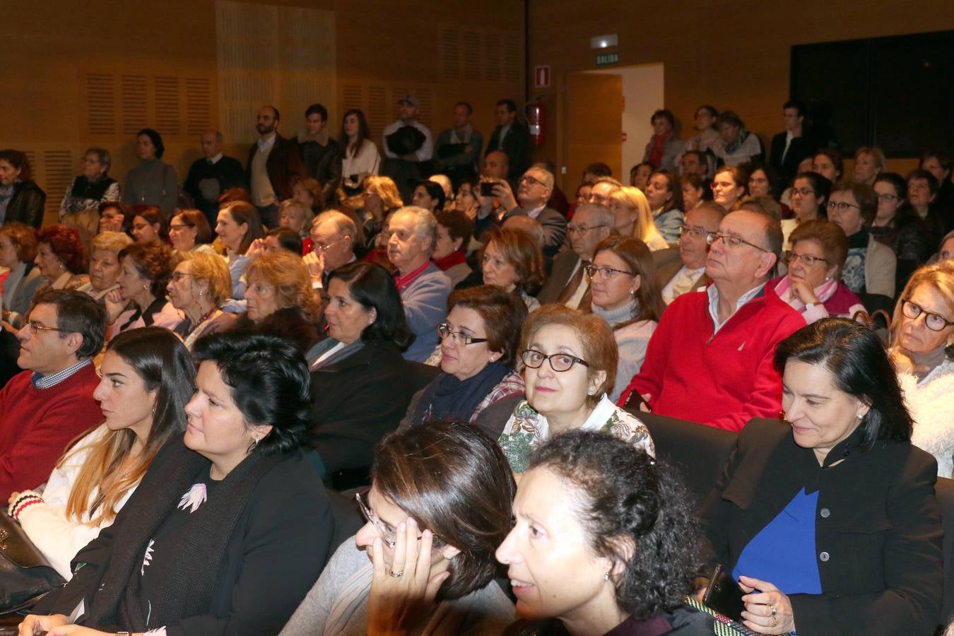 Mariano Fazio presenta 'El último romántico' en la sala Miguel Delibes del Teatro Calderón con un lleno absoluto de público