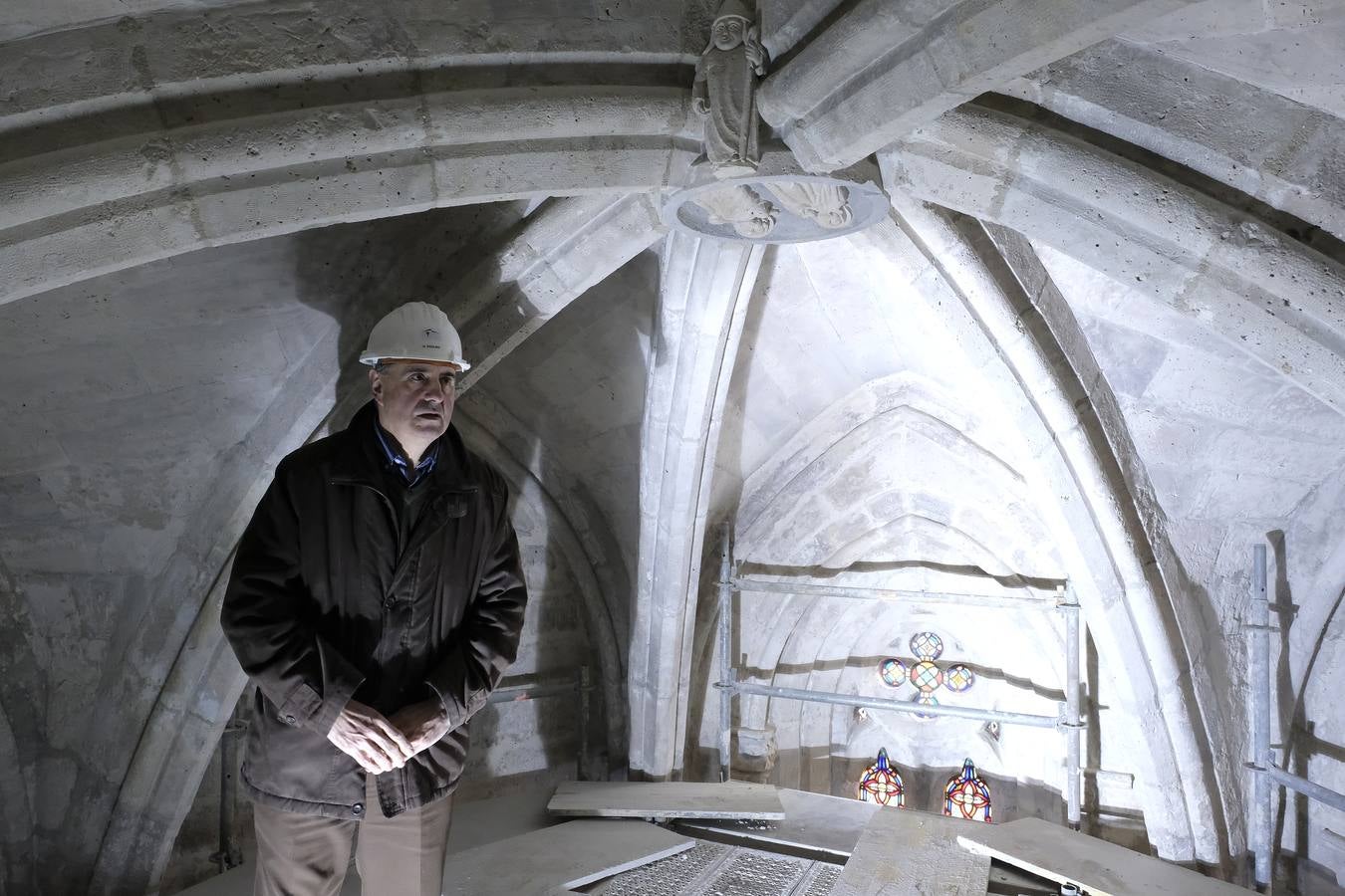 Fotos: Limpieza de la iglesia Santa María de la Antigua de Valladolid
