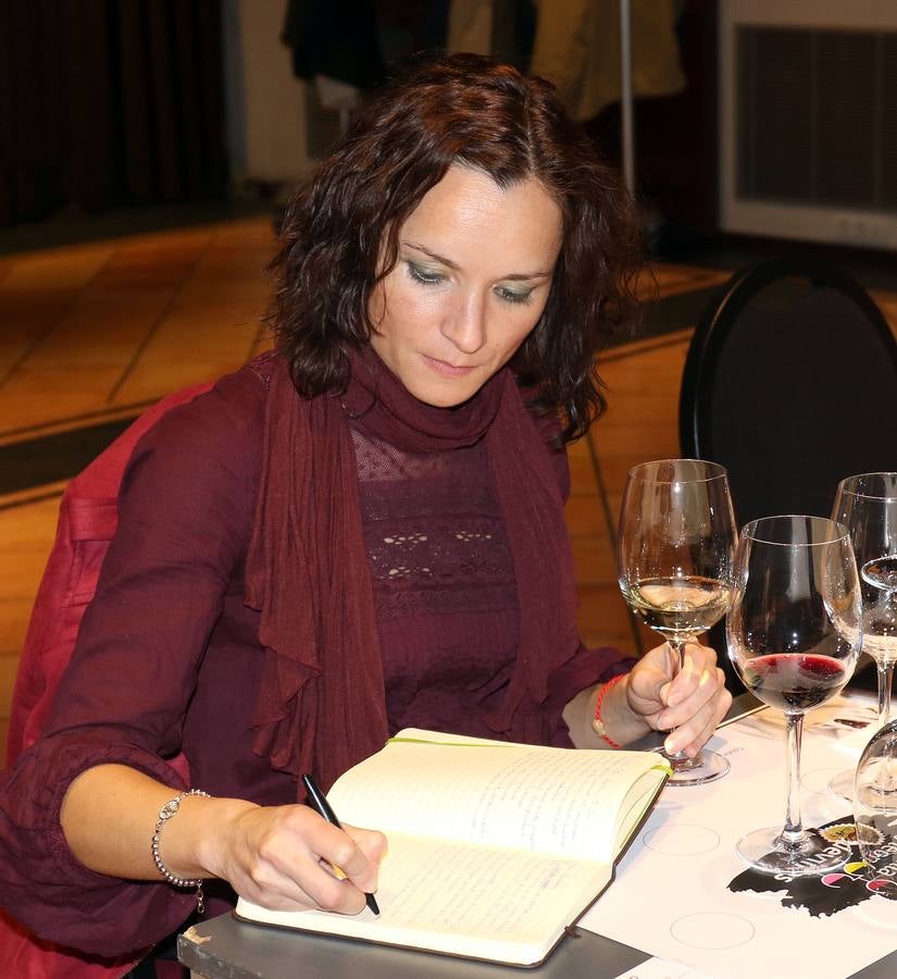 Los invitados probaron en primicia un blanco de Rueda y tres tintos de Ribera del Duero