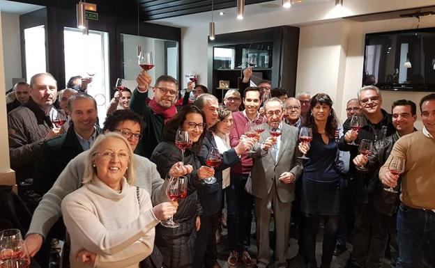 Primer brindis de celebración de la añada de 2017 en Valladolid. 