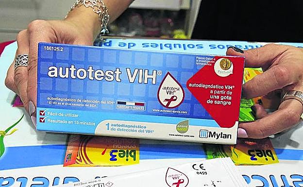 Test para detección del sida en una farmacia de Segovia. 
