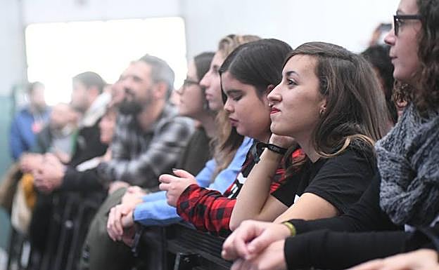 Público del concierto de Coque Malla.