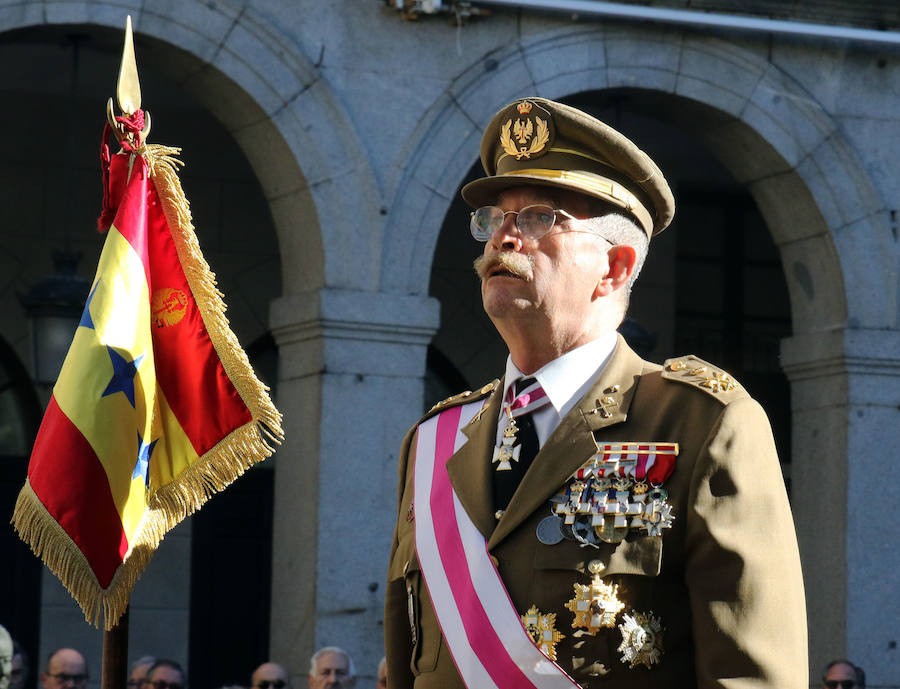 Fotos: Jura de Bandera en la Plaza Mayor de Segovia