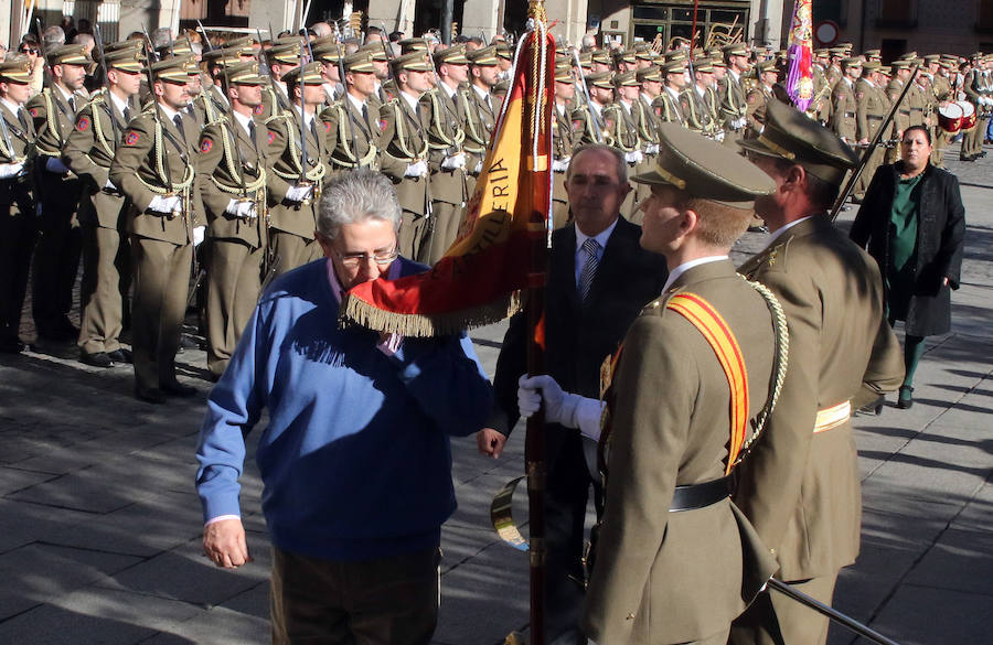 Fotos: Jura de Bandera en la Plaza Mayor de Segovia