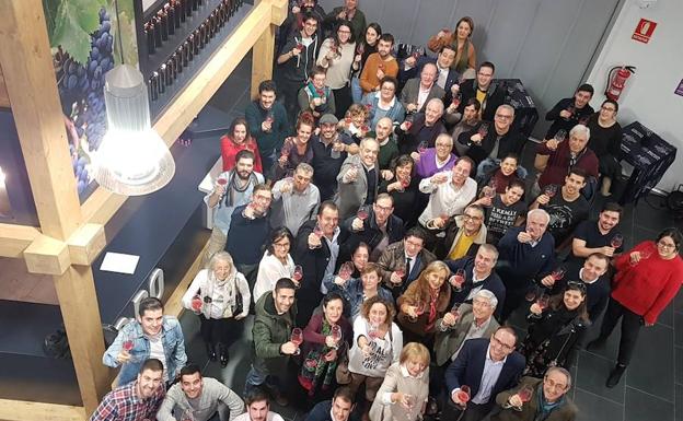 Brindis colectivo con vinos en rama de la DO Cigales en el nuevo Q-BO situado en Villa del Prado. 