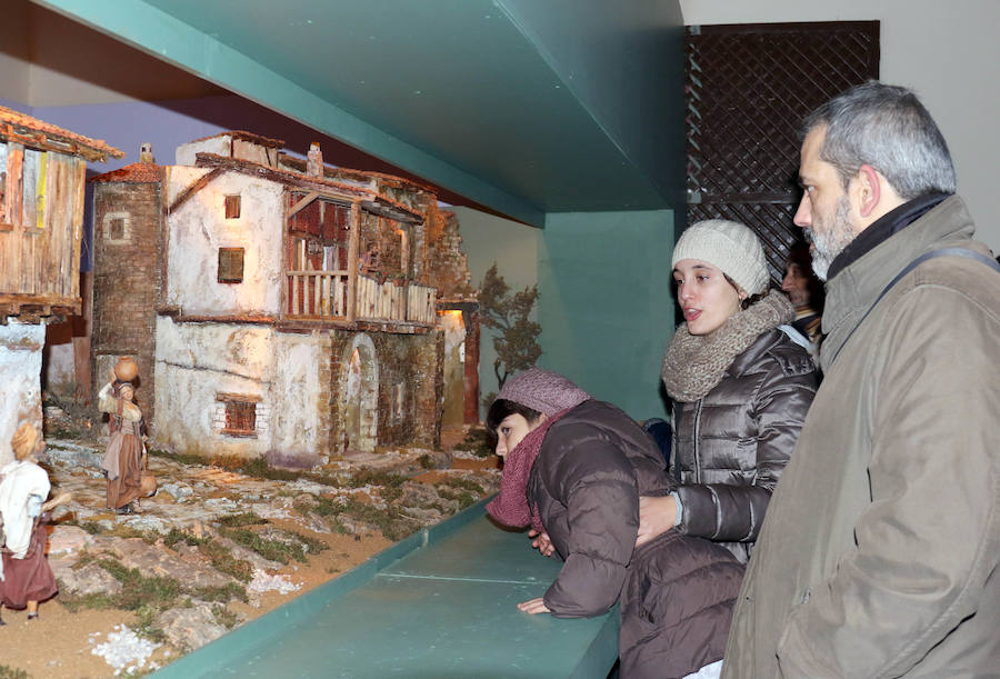 Fotos: Belén en la iglesia de las Angustias de Valladolid