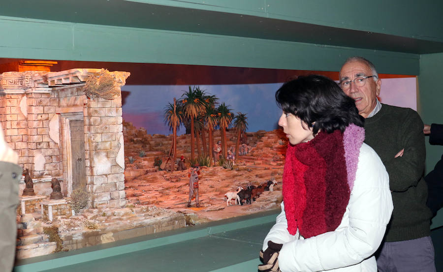 Fotos: Belén en la iglesia de las Angustias de Valladolid