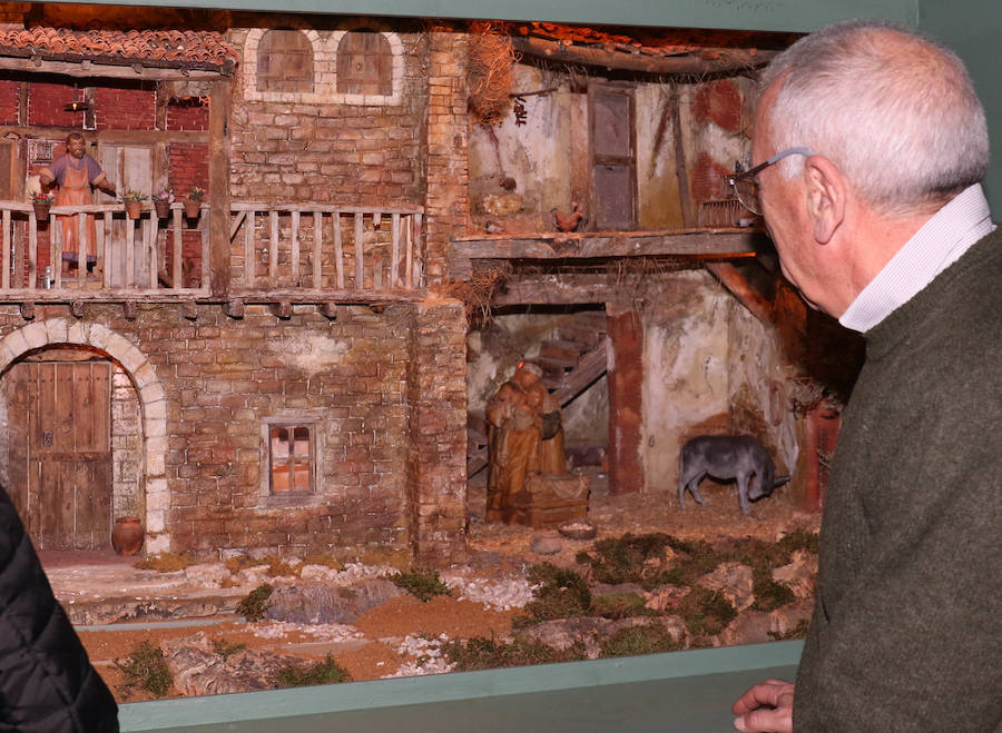 Fotos: Belén en la iglesia de las Angustias de Valladolid