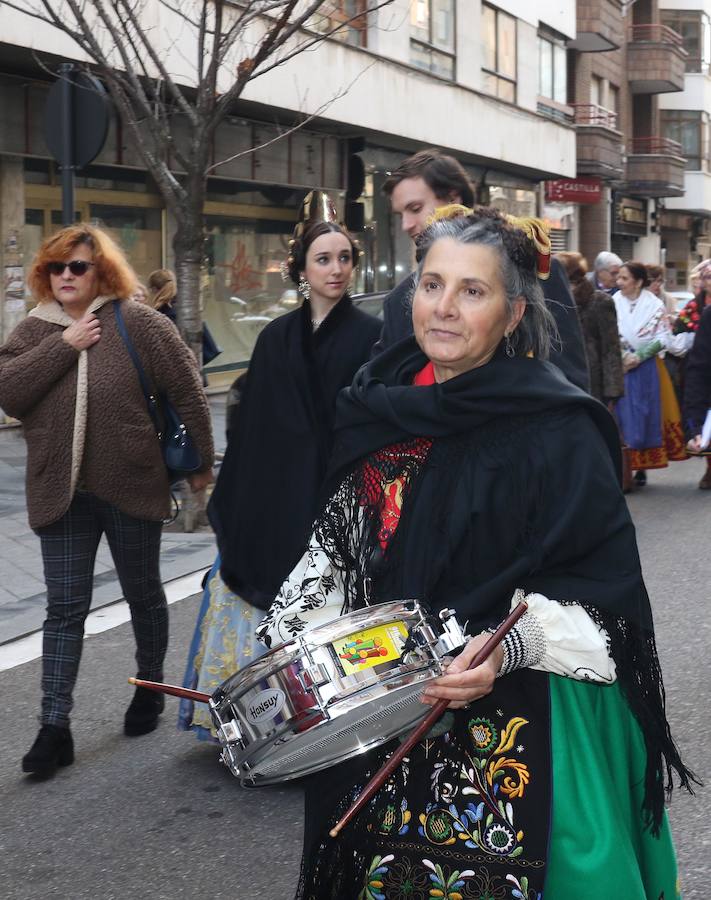 Fotos: Procesión de la Casa de Zamora en Valladolid con la Virgen de la Concha