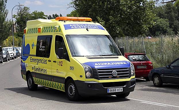 Herida una mujer tras ser atropellada por un turismo en Palencia