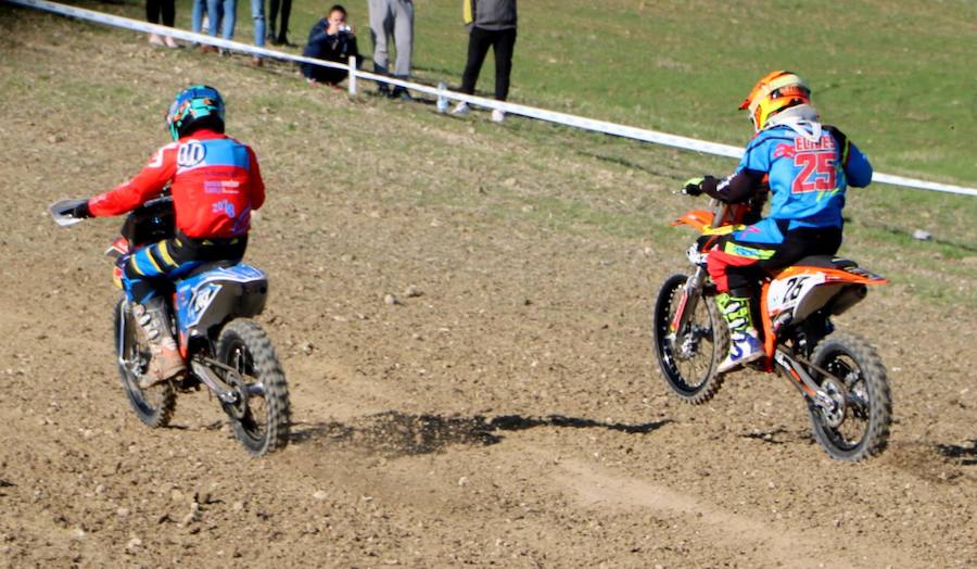 Fotos: Segunda prueba del Circuito Provincial del Motocros en Dueñas