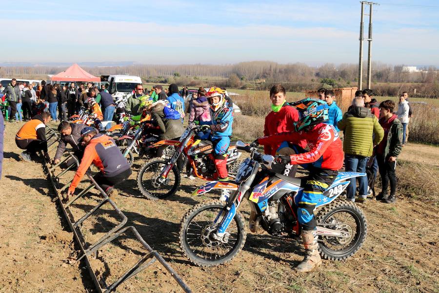 Fotos: Segunda prueba del Circuito Provincial del Motocros en Dueñas