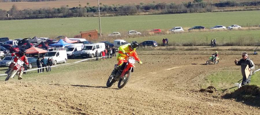 Fotos: Segunda prueba del Circuito Provincial del Motocros en Dueñas