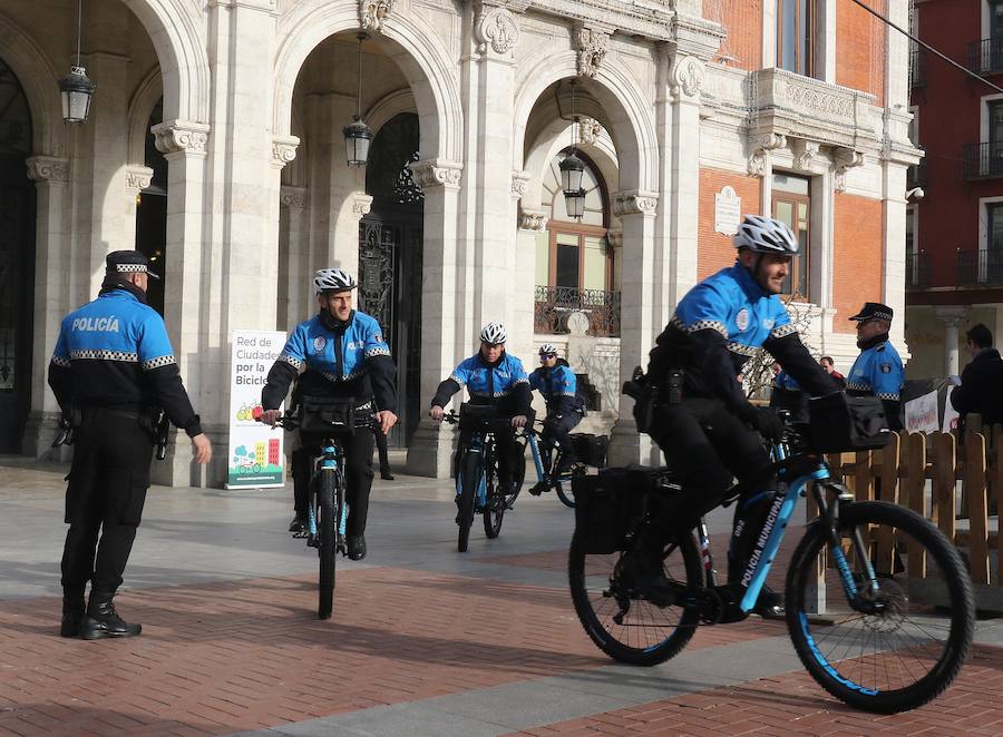 Fotos: La Policía Municipal de Valladolid estrena diez bicicletas eléctricas