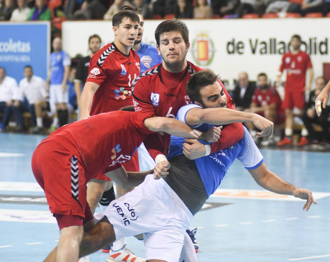 Un gol inverosímil de Dani Pérez desde la esquina, sin ángulo y a falta de dos segundos para finalizar el partido evitó la debacle en Huerta del Rey 