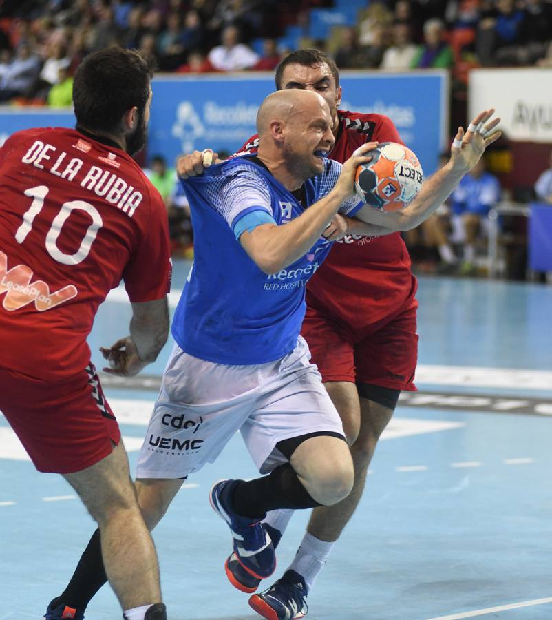 Un gol inverosímil de Dani Pérez desde la esquina, sin ángulo y a falta de dos segundos para finalizar el partido evitó la debacle en Huerta del Rey 