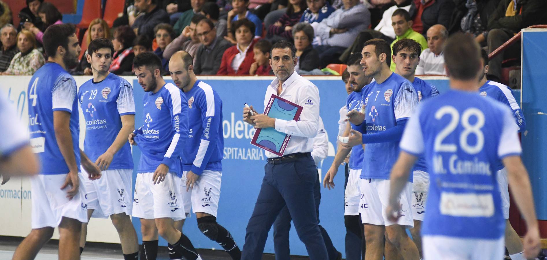Un gol inverosímil de Dani Pérez desde la esquina, sin ángulo y a falta de dos segundos para finalizar el partido evitó la debacle en Huerta del Rey 
