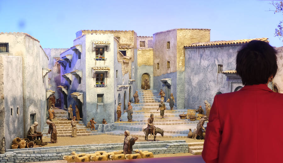 Cerca de 300 figuras artesanas se reparten por ocho escenas bíblicas ambientadas en la «ciudad azul» marroquí de Chefchaouen