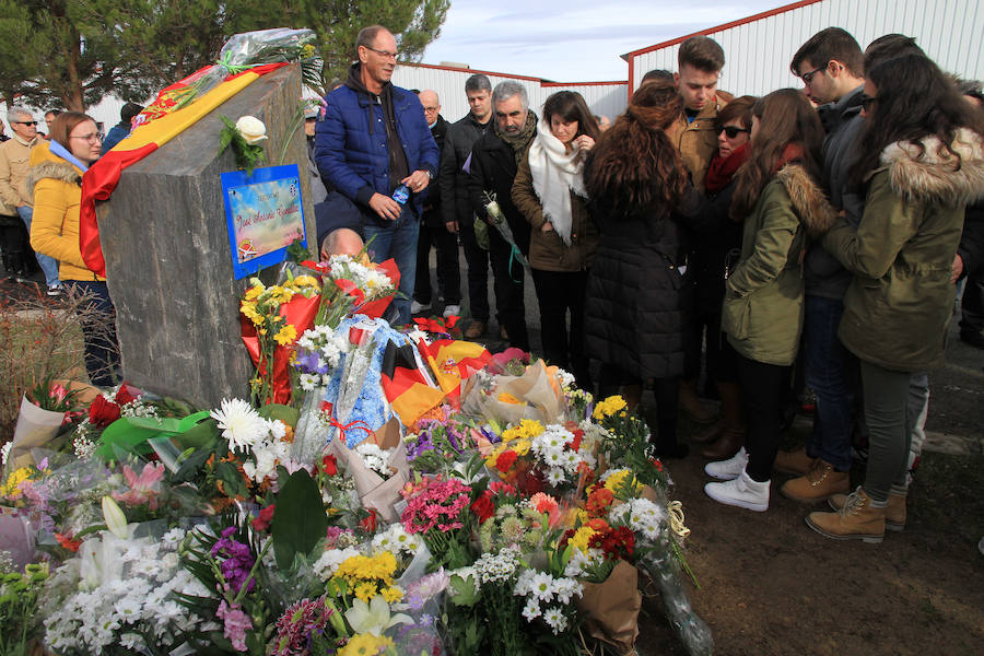 Fotos: Homenaje a José Antonio González en el aeródromo de Fuentemilanos