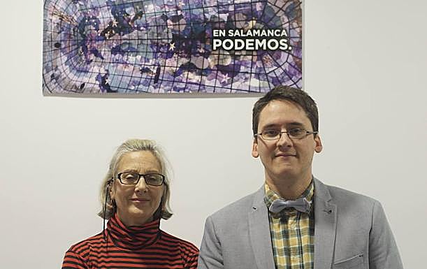Isabel García e Ignacio Paredero, responsables de Podemos Salamanca, en una imagen de archivo. 