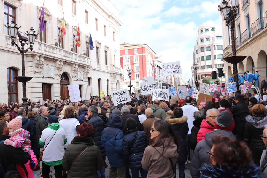 Fotos: 3.000 personas salen a la calle en Burgos para defender la Atención Primaria