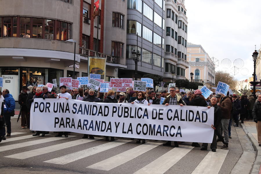 Fotos: 3.000 personas salen a la calle en Burgos para defender la Atención Primaria