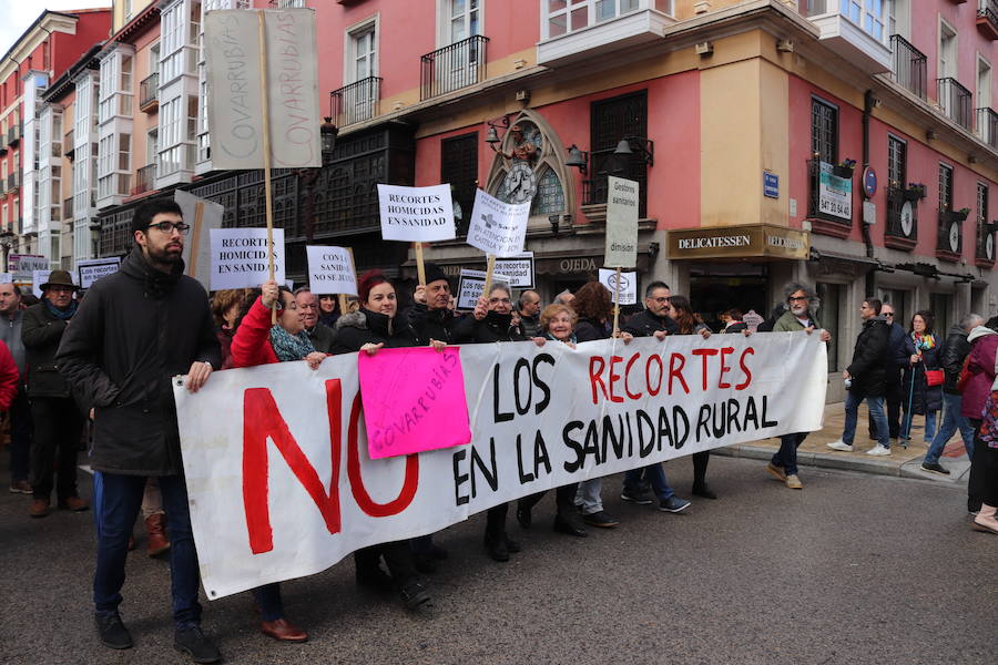 Fotos: 3.000 personas salen a la calle en Burgos para defender la Atención Primaria