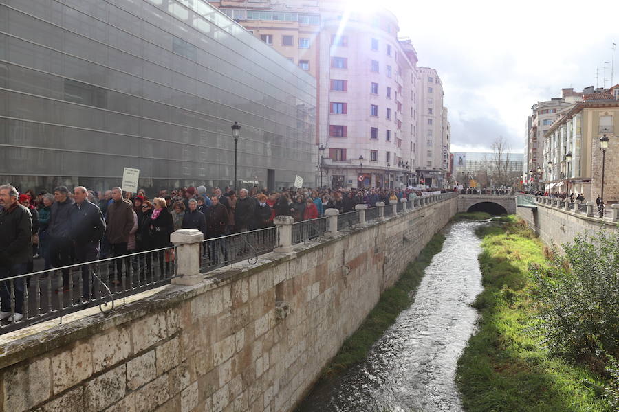 Fotos: 3.000 personas salen a la calle en Burgos para defender la Atención Primaria