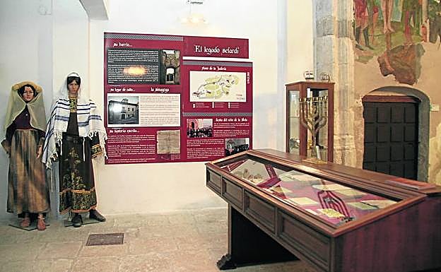 Imagen de la exposición permanente sobre el legado sefardí en la capilla de La Magdalena. 