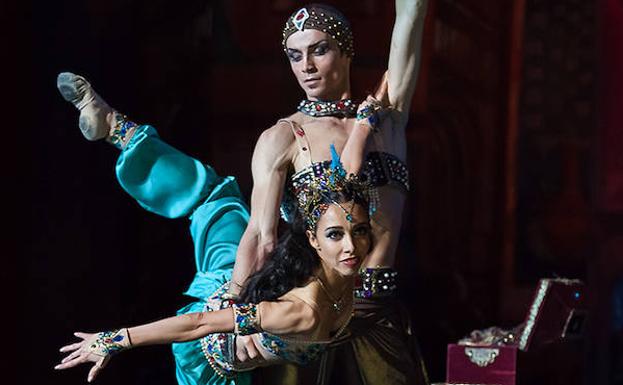 Montento de la obra 'Sherezade y Chopiniana', del Ballet de Kiev. 