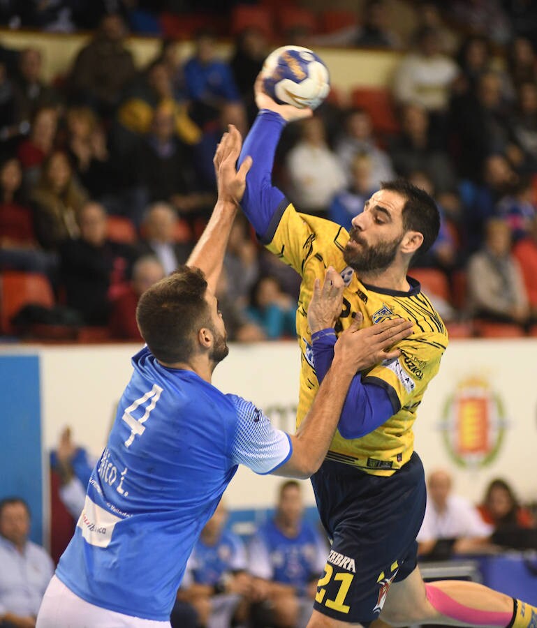 Encuentro de ida correspondiente a la tercera eliminatoria de la Copa del Rey disputado en el Polideportivo Huerta del Rey.