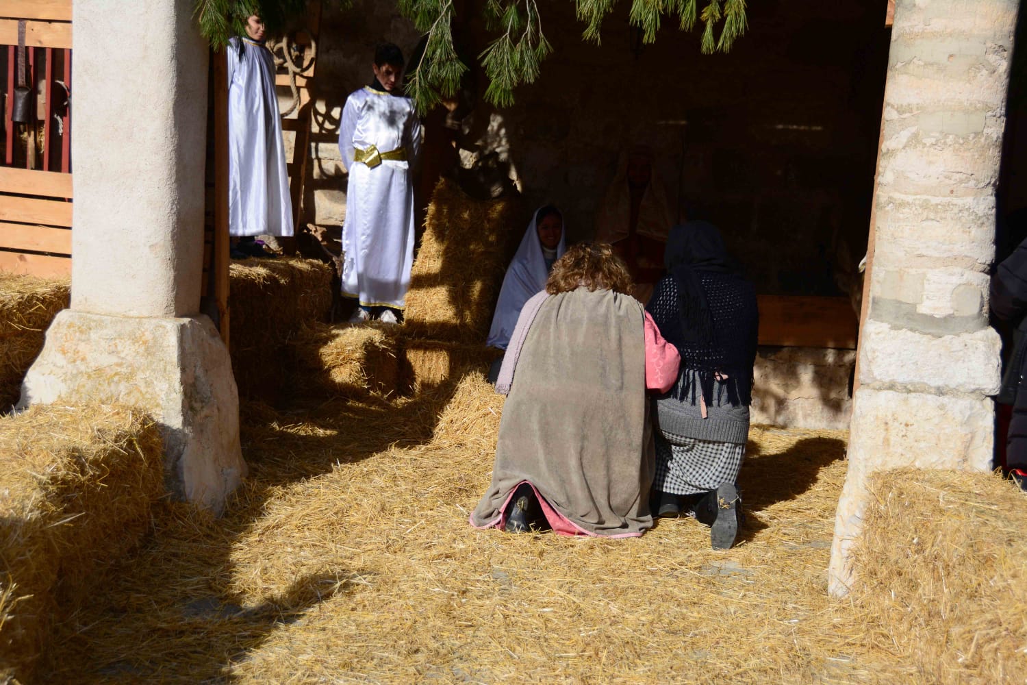 Sesenta actores y la representación de hasta 13 oficios castellanos se han dado cita en esta localidad de Torozos con motivo de la Navidad