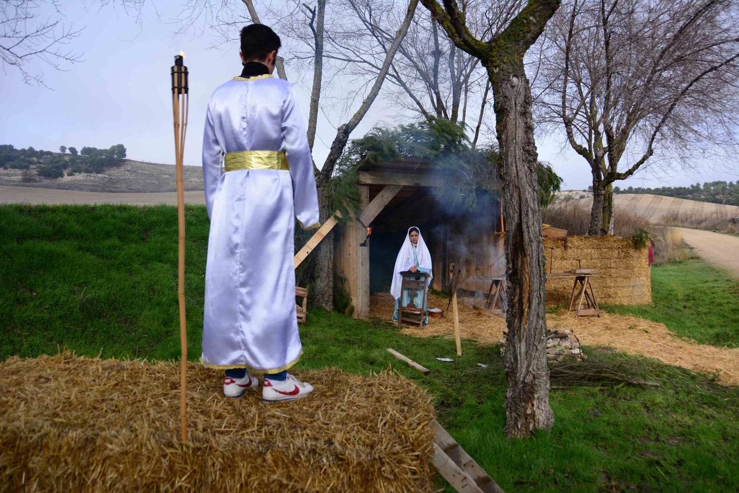 Sesenta actores y la representación de hasta 13 oficios castellanos se han dado cita en esta localidad de Torozos con motivo de la Navidad