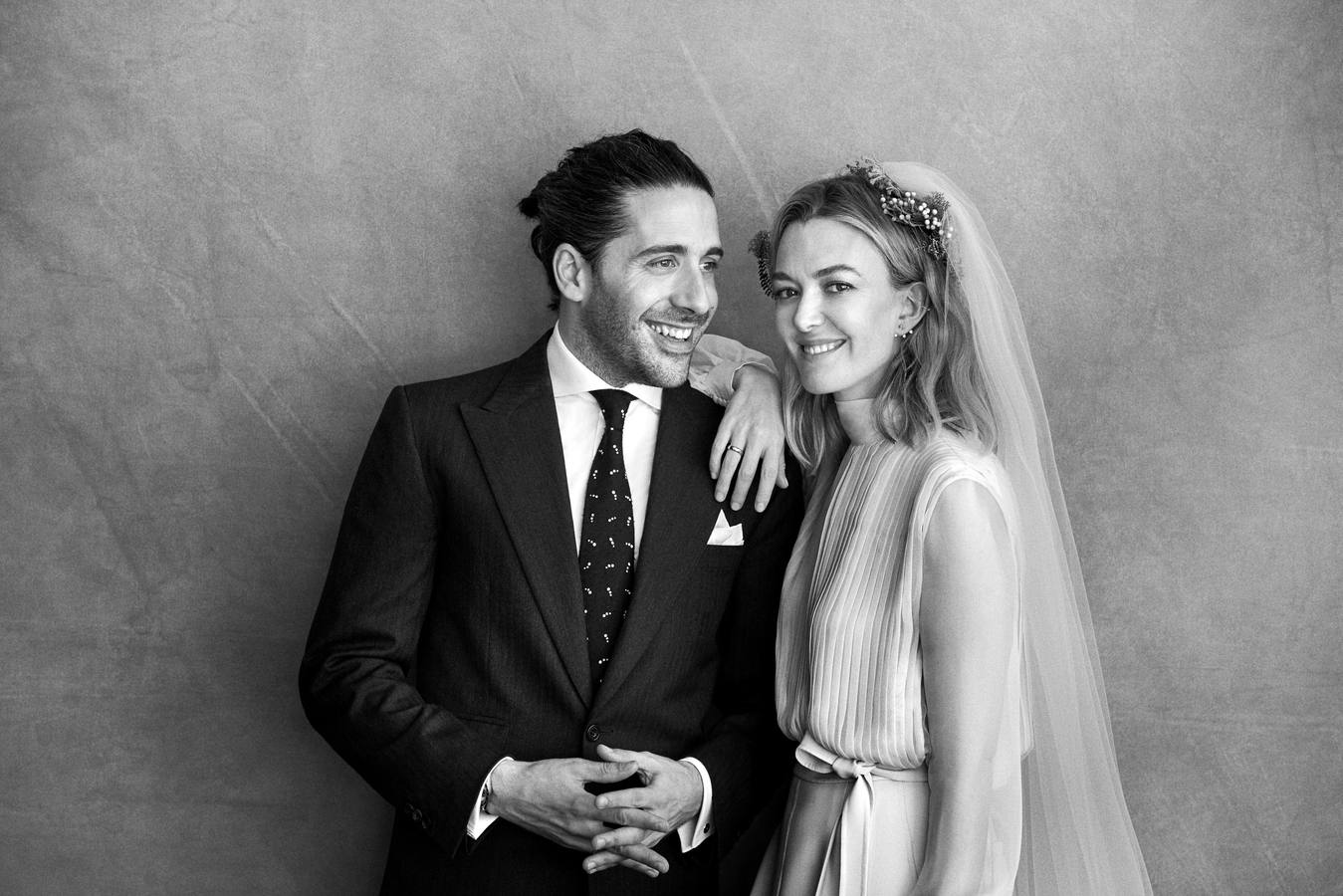 La heredera del imperio Inditex, Marta Ortega se casó en A Coruña con Carlos Torretta. La novia llevó un diseño exclusivo de la firma Valentino.